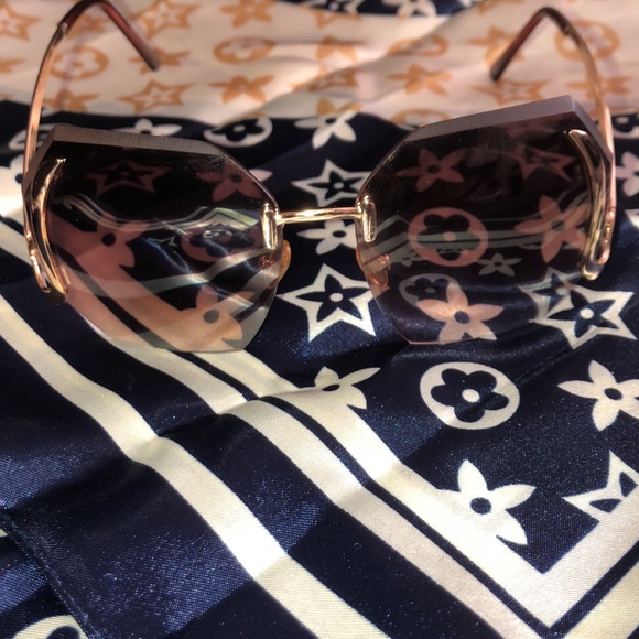 Oh Just Blocking The Sun Shades - Picture 5 of 14